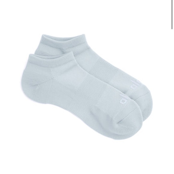 Alo Yoga woman’s everyday socks - Picture 2 of 8
